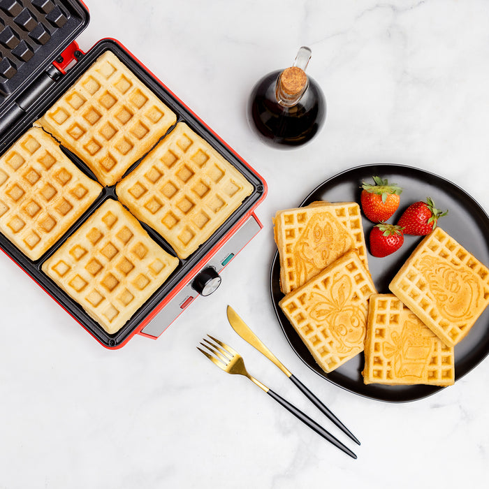 Uncanny Brands The Grinch Deluxe Waffler